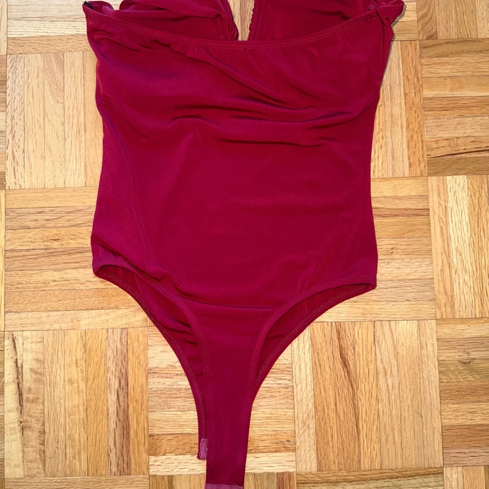 Red Strapless Sweetheart Bodysuit ♥️ Padded Cups, Soft Stretch Material - Picture 5 of 5